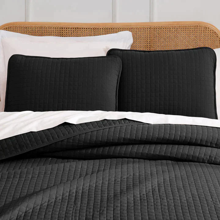 Small Squares Classic Quilt Set, Black